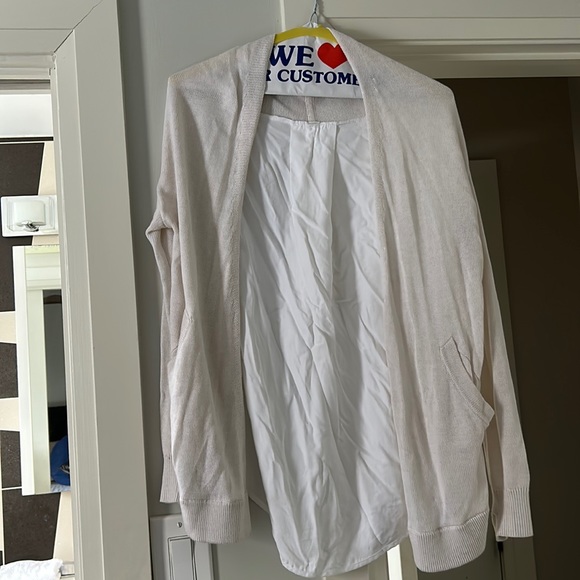 Lululemon White cardi in the front cardigan - Picture 4 of 5